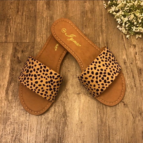 lynx Shoes - Cheetah/ Leopard Slip On Sandals | 8.5